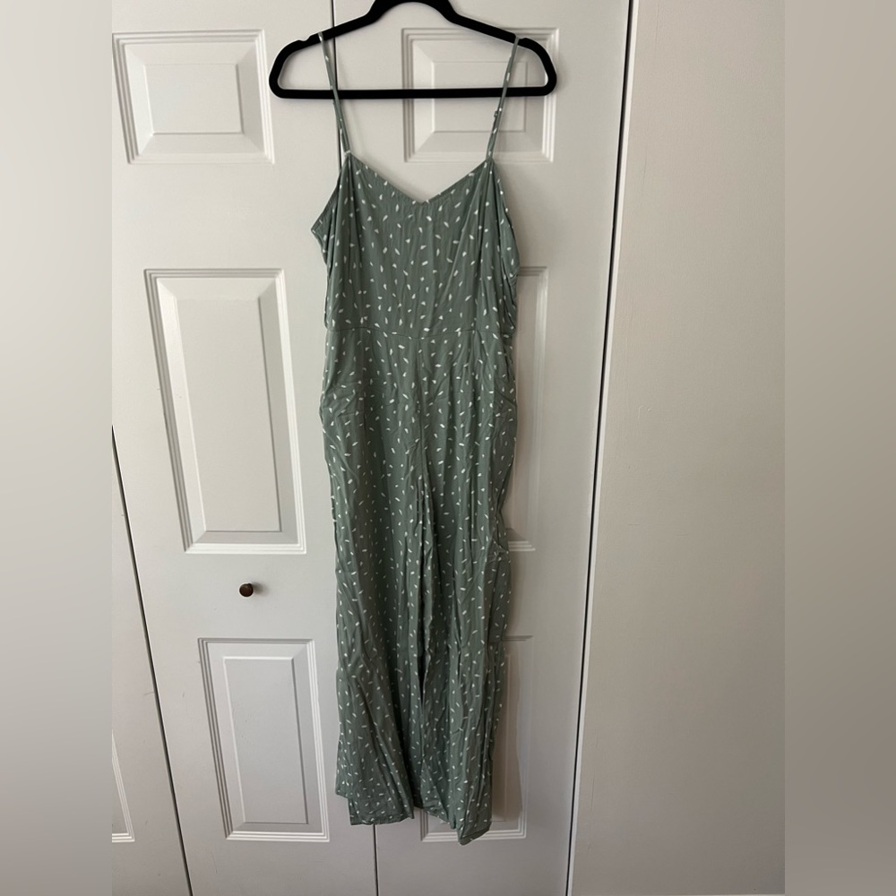 Lulus jumpsuit size XL